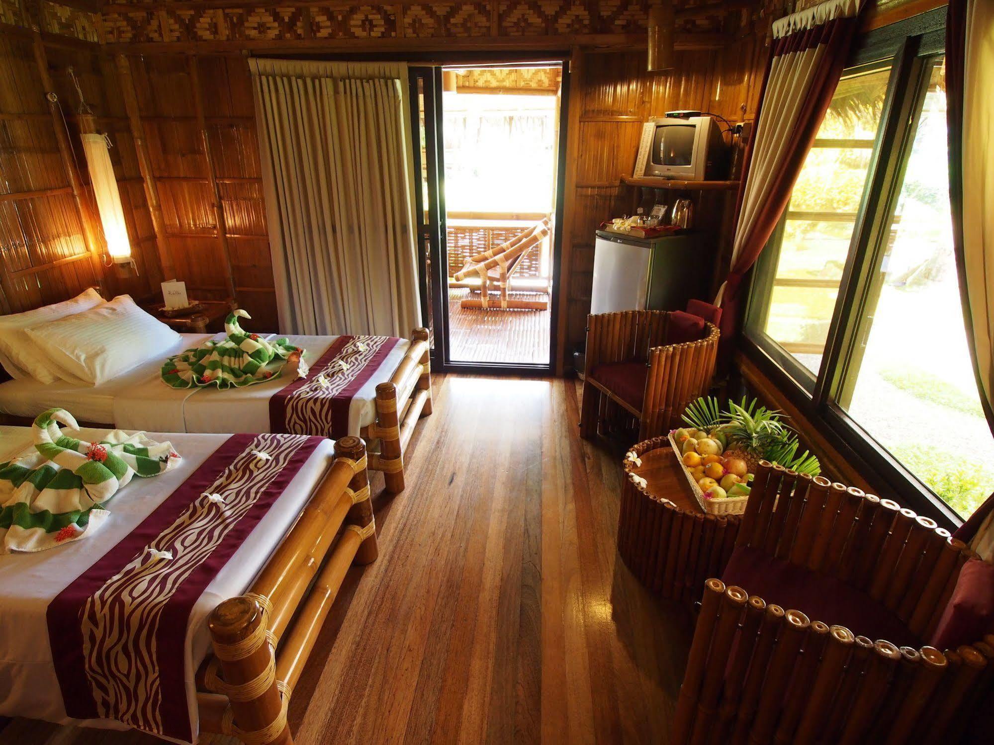 Pura Vida Beach & Dive Resort Dauin Bagian luar foto